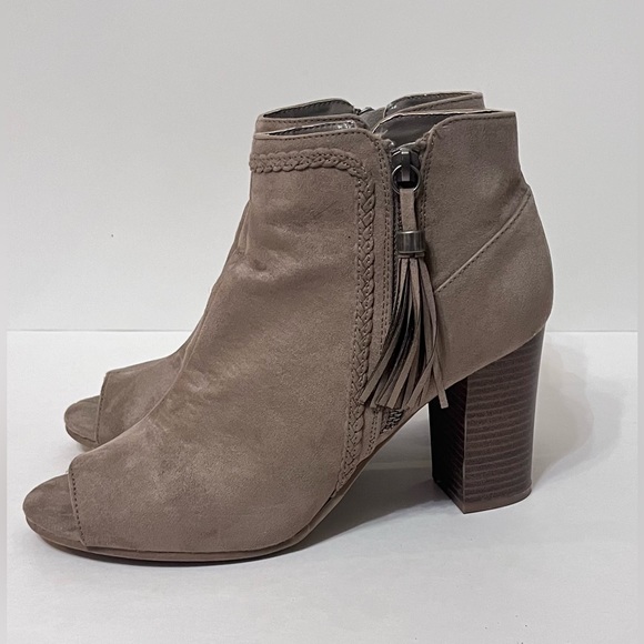 Vanity Women’s Peep-Toe Bootie Chunky Heel Boot - Picture 7 of 14